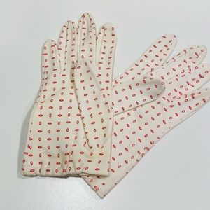 Paris Women’s Gloves with Pink Design